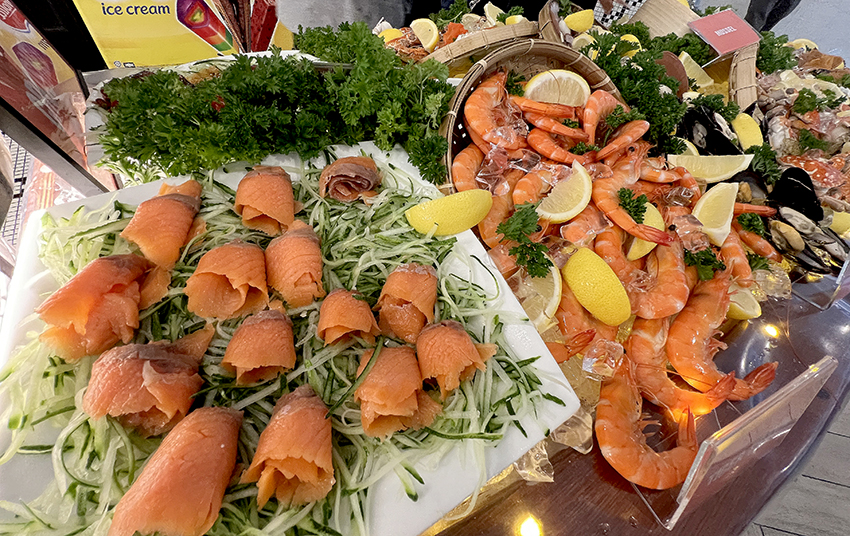 Alami sendiri kemewahan ‘Seafood Buffet Dinner’ di Travelodge Ipoh!